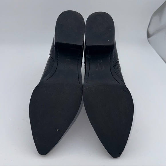 Marc Fisher women’s Chelsea heeled ankle Boots Black leather snake print SZ8.5 - Picture 10 of 10